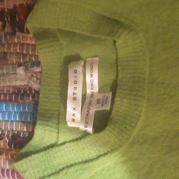 Max Studio Merino wool green crew neck sweater size XS - Picture 2 of 3